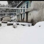 ऊंचाई वाले गांव बर्फ की चादर में लिपटे ! पिंडर घाटी में सीजन की दूसरी बर्फबारी….