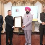 समर्पण एवं कर्तव्यनिष्ठा की सराहना……  आपदा में उत्कृष्ट कार्य करने वाले कार्मिकों को राज्यपाल ने किया सम्मानित