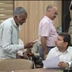 जनता दरबार में छलका बुजुर्ग का दर्द, पुत्र-पुत्रबधू पर उत्पीड़न का आरोप, वरिष्ठ नागरिक अधिनियम में कार्रवाई तय