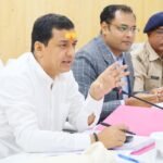केंद्र सरकार की योजनाओं को जन-जन तक पहुंचाने में अधिकारी पूरी गंभीरता से करें कार्यः सांसद बलूनी