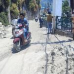 मसूरी के व्यस्ततम मोतीलाल नेहरू मार्ग की बिगड़ी……