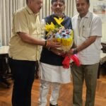 राजीव महर्षि ने कर्नाटक के मुख्यमंत्री डी.के. शिवकुमार से की शिष्टाचार भेंट
