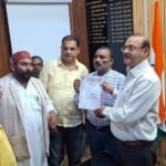 नगर निगम सफाई कर्मचारी यूनियन ने 6 सूत्रीय मांग पत्र नगर आयुक्त आलोक कुमार पाण्डे को सौपा…..