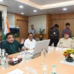 लोनिवि मंत्री ने परिवहन एवं राष्ट्रीय राजमार्ग मंत्रालय की बैठक में रखे कई सुझाव