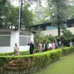 स्वतंत्रता दिवस पर जिलाधिकारी डॉ0 आशीष चौहान ने कलेक्ट्रेट परिसर में किया ध्वजारोहण