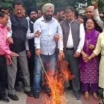 वोट चोरी के आरोप में कांग्रेस पार्टी ने निकाला मार्च, पुतला  एसडीएम को ज्ञापन 